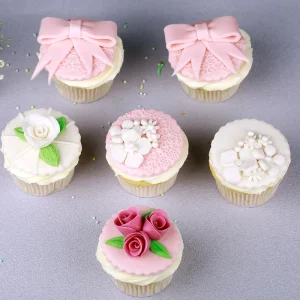 ⁠Bridal  Shower cupcake