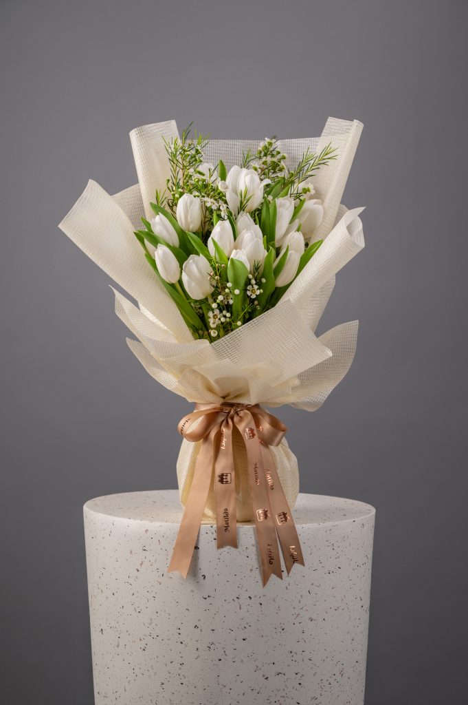 White Tulip Bouquet - Image 3