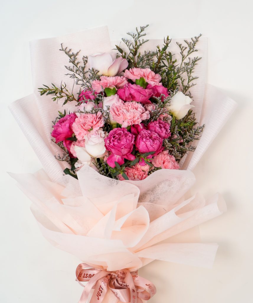 Rose Hand Bouquet - Image 3