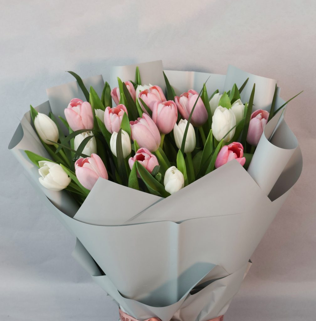 Bloom Tulip Bouquet - Image 4